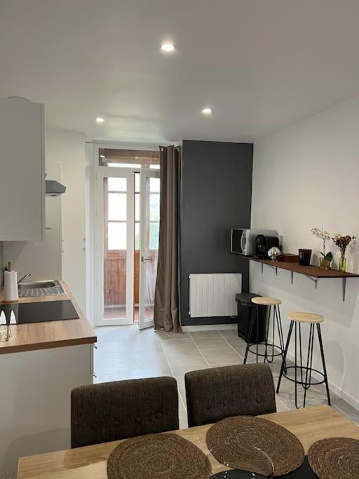 Le Chaleureux Luchonnais Apartment Bagneres-de-Luchon ภายนอก รูปภาพ