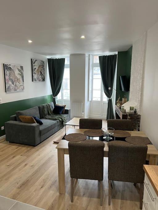 Le Chaleureux Luchonnais Apartment Bagneres-de-Luchon ภายนอก รูปภาพ