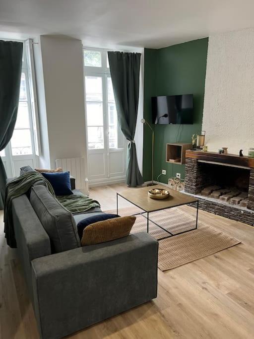 Le Chaleureux Luchonnais Apartment Bagneres-de-Luchon ภายนอก รูปภาพ