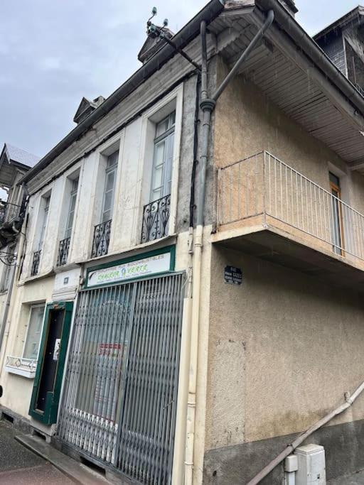 Le Chaleureux Luchonnais Apartment Bagneres-de-Luchon ภายนอก รูปภาพ